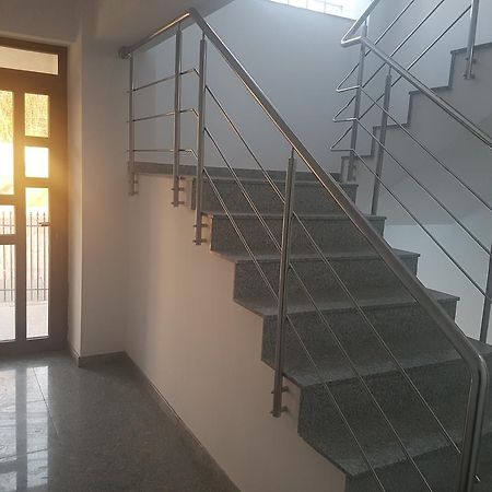 Appartamento Apartament Veranda Bucarest Esterno foto
