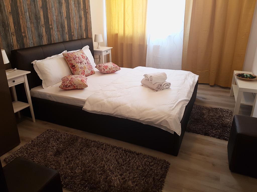 Appartamento Apartament Veranda Bucarest Esterno foto