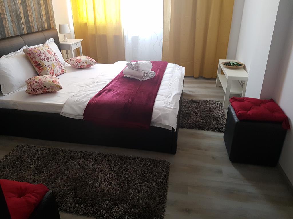 Appartamento Apartament Veranda Bucarest Esterno foto