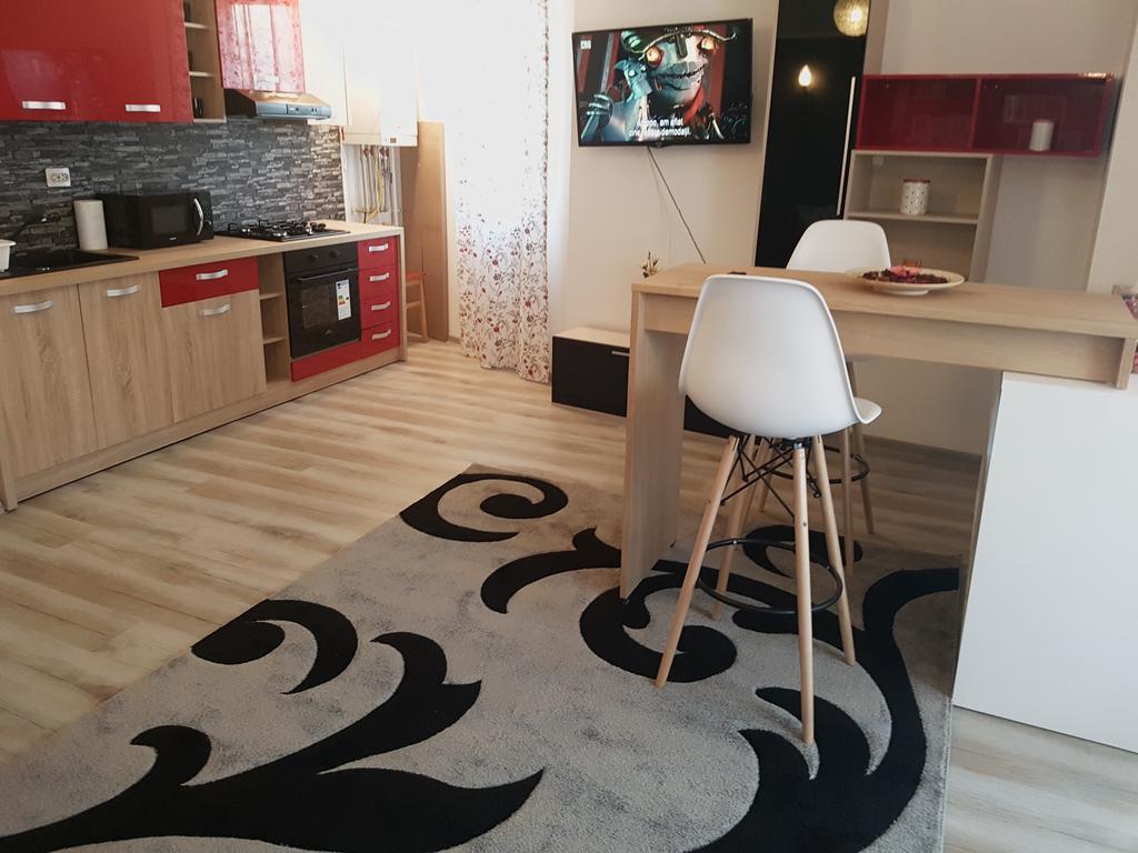 Appartamento Apartament Veranda Bucarest Esterno foto