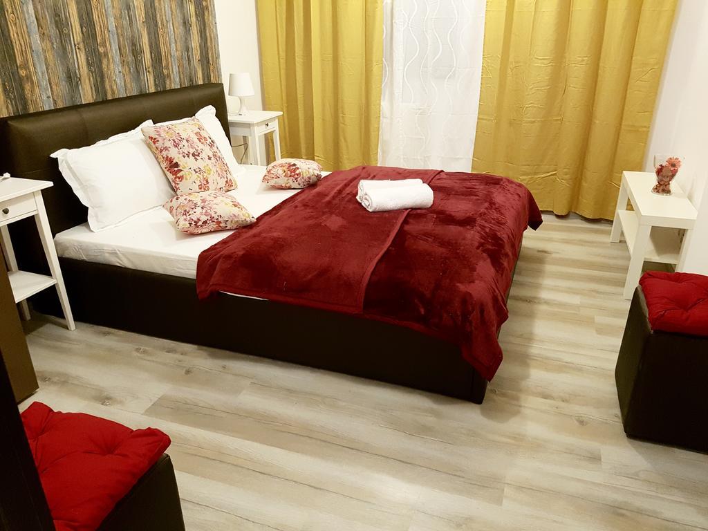 Appartamento Apartament Veranda Bucarest Esterno foto