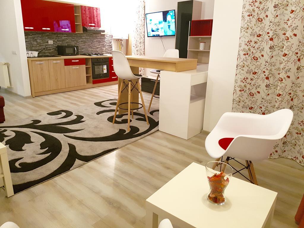 Appartamento Apartament Veranda Bucarest Esterno foto