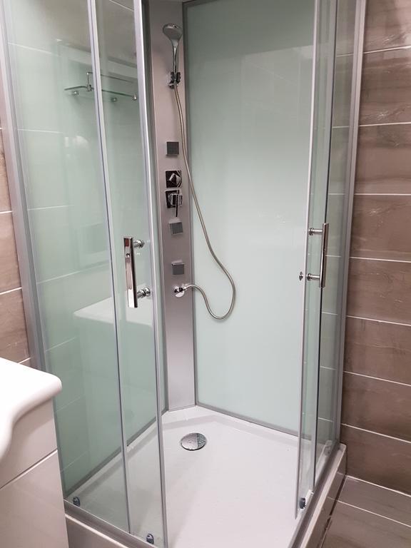 Appartamento Apartament Veranda Bucarest Esterno foto